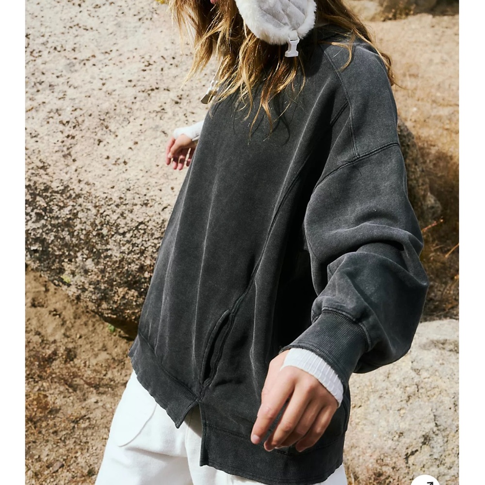 Black sweatshirt